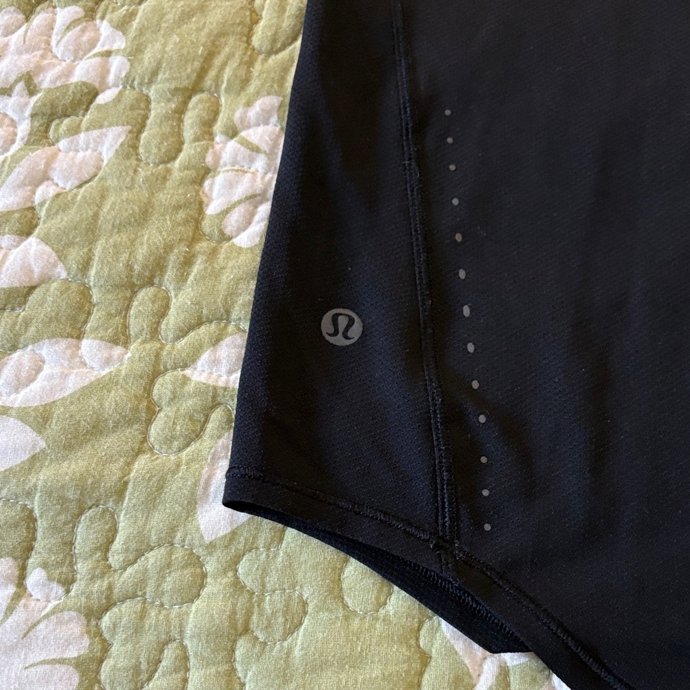 Lululemon Set of Three Sleeveless Tops - Black, White, and Pink Size XS - Picture 4 of 13